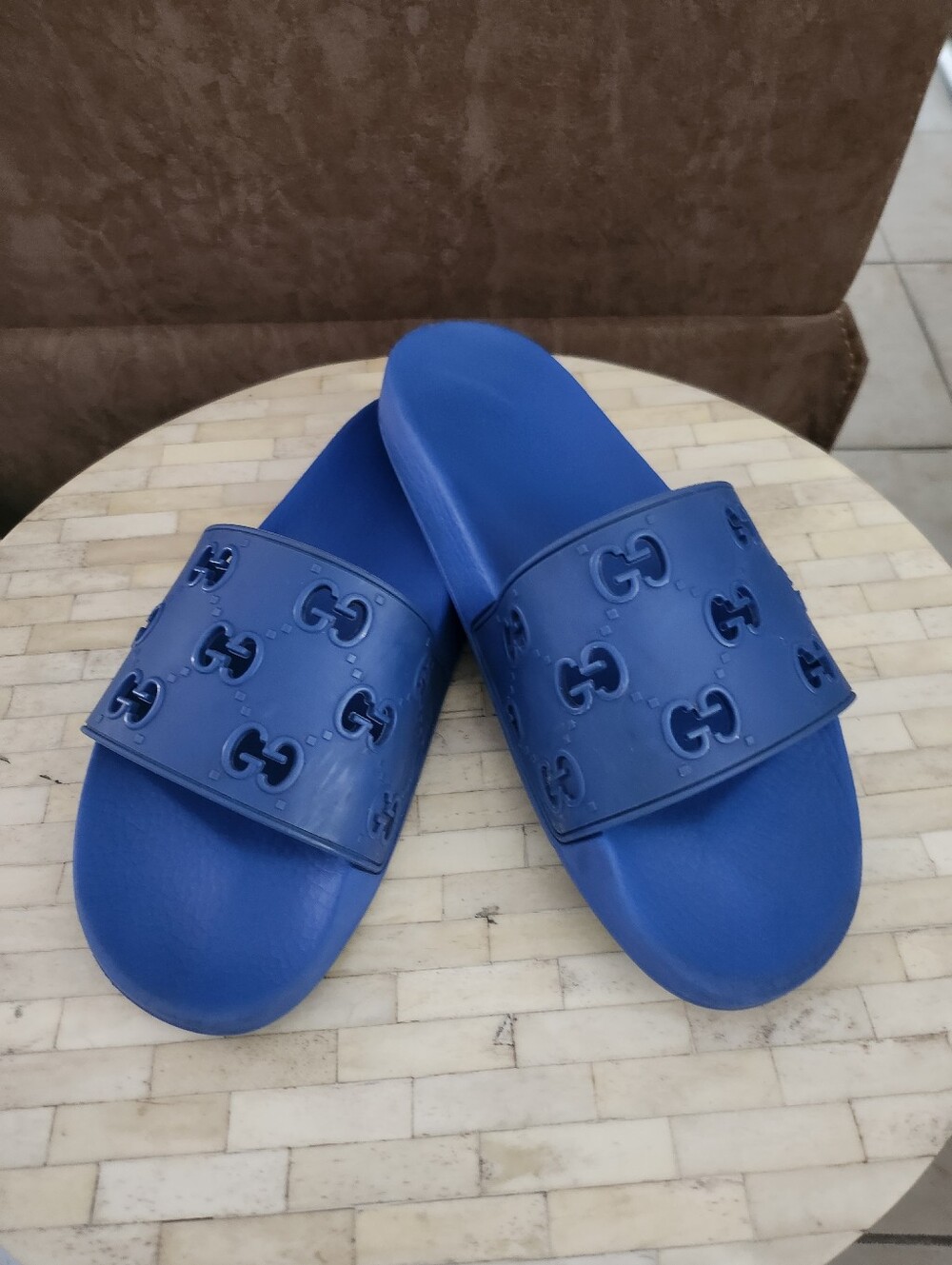 Gucci rubber slide sandals size 10